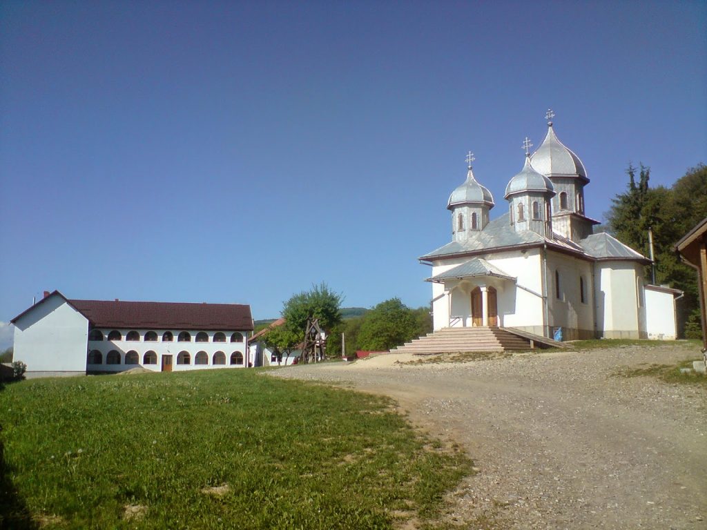 Top 20 Manastiri din Romania ce Trebuie Vizitate, Charmy