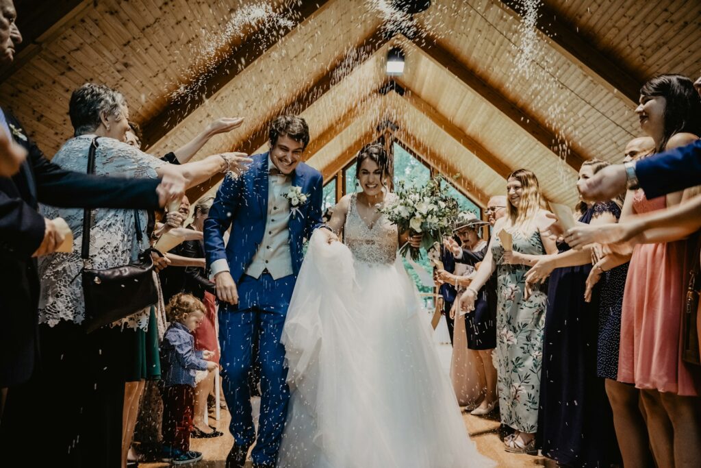 Cum să alegi rochia de mireasă perfectă, Charmy